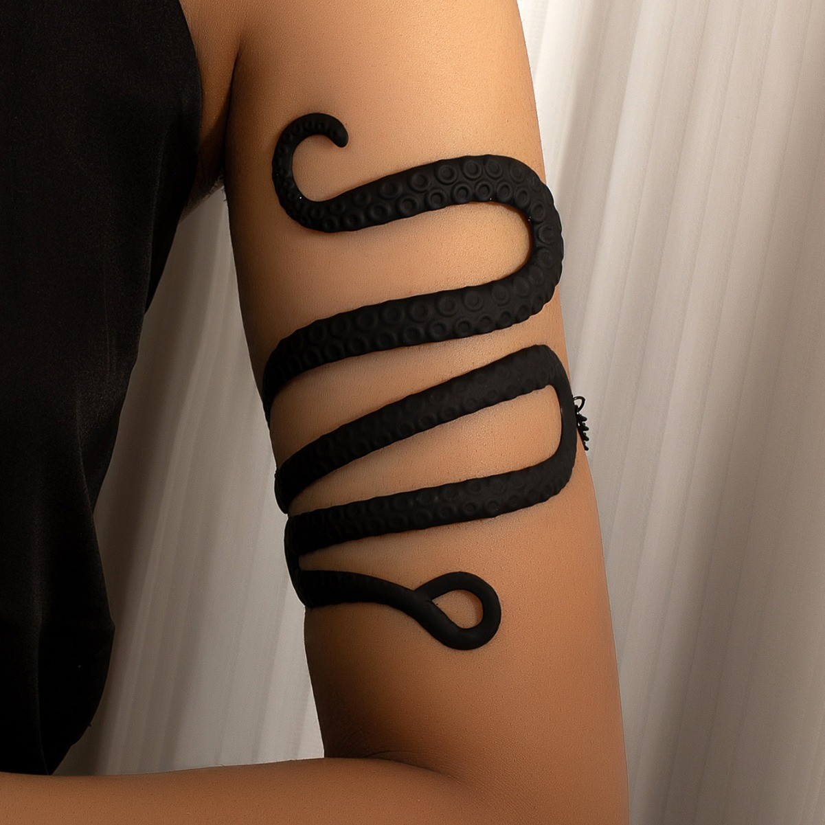 Manset Lengan Ular Paduan Edgy - Body Jewelry High End ulasan dan harga